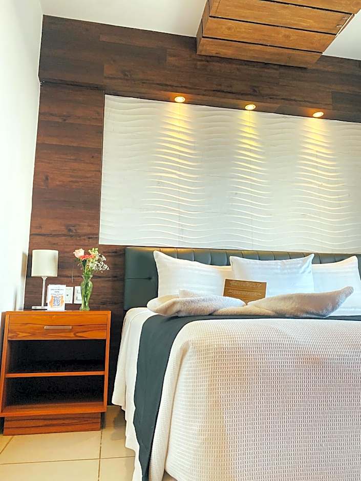 Photo 1 of 12 of Deluxe 1 King Bed with Sofabed