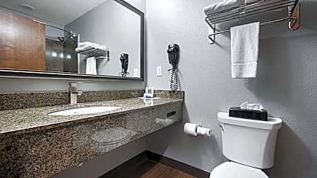 Queen Room with Sofa Bed - Non-Smoking