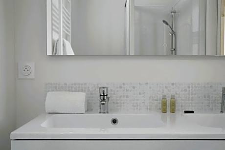 Queen Room with Sea View