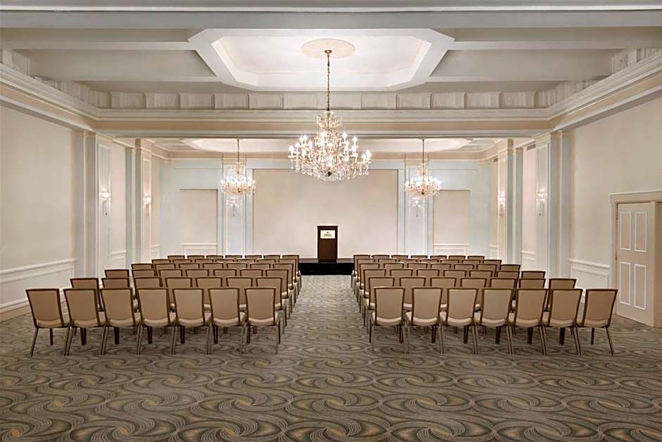 Hilton Orrington / Evanston