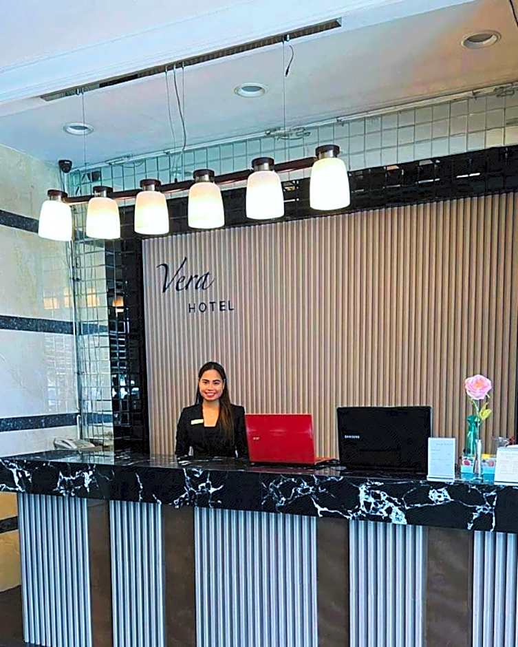 Townhouse Oak Vera Hotel Near Clark International Airport