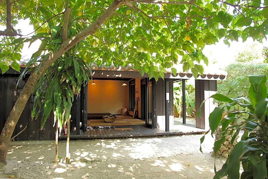 Taketomijima Akaneya