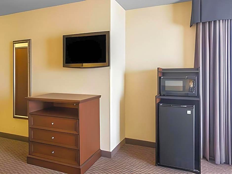 Comfort Inn & Suites Madisonville