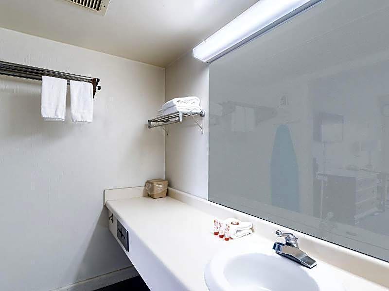 OYO Hotel Sumter SC Downtown