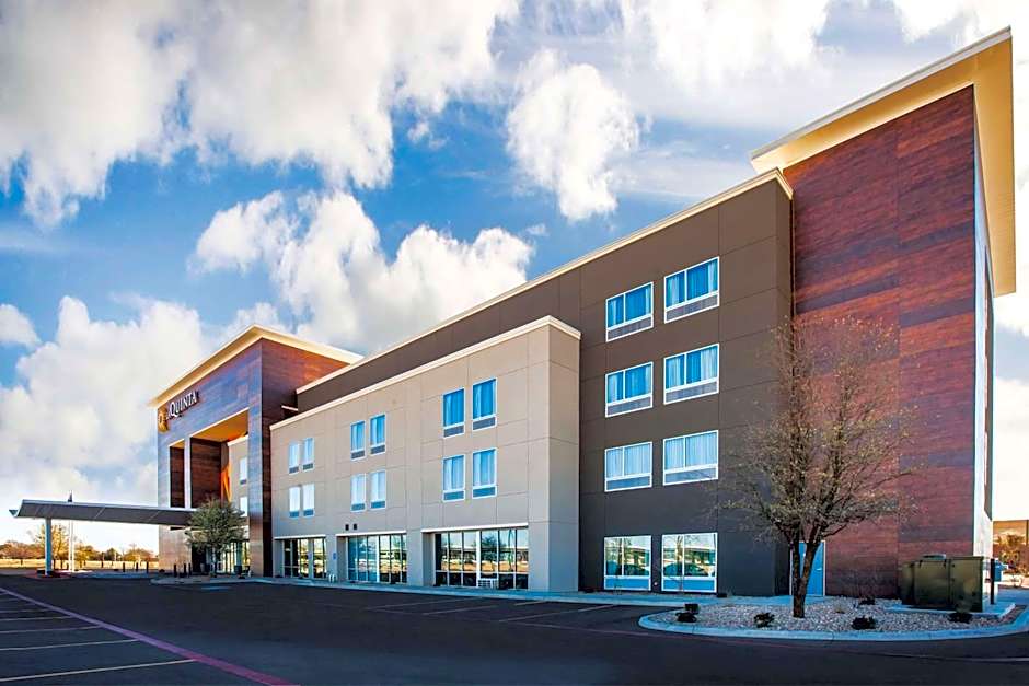 La Quinta Inn & Suites by Wyndham Lubbock South