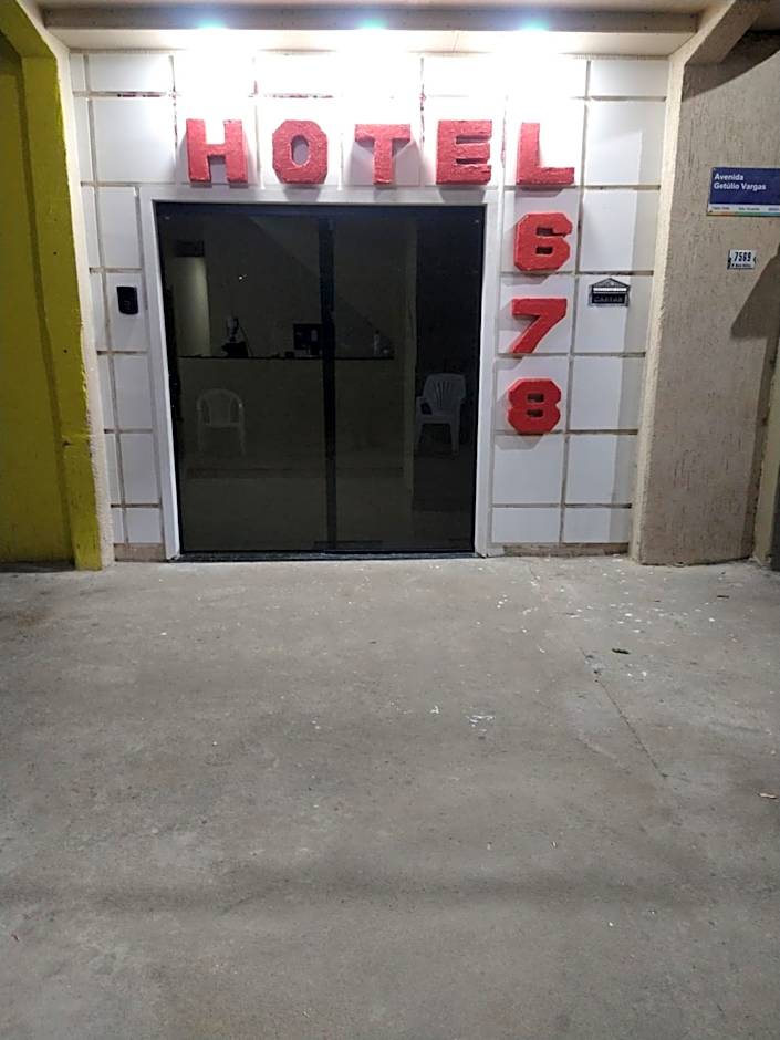 Hotel 678