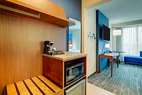 Upper Floor 1 King Bed