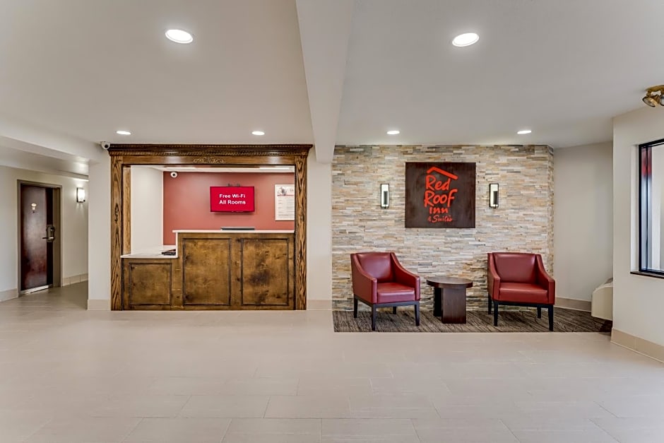 Red Roof Inn & Suites Newport - Middletown, RI