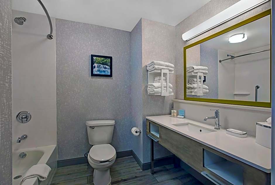 Hampton Inn By Hilton Westfield