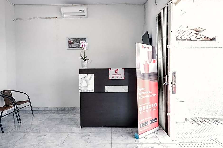 RedDoorz @ Jalan Narada Lampung