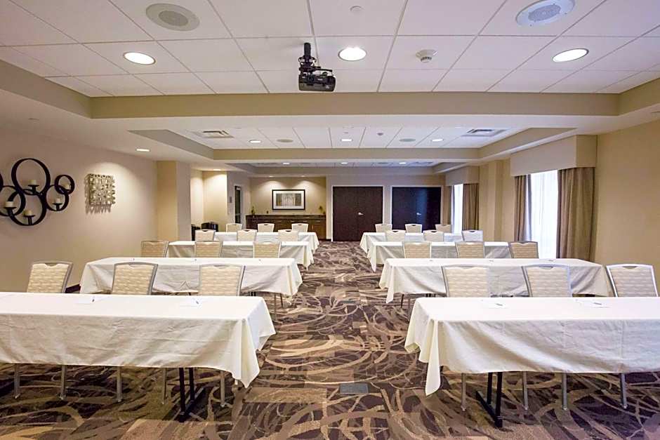 Hampton Inn By Hilton & Suites Pittsburgh/Harmarville