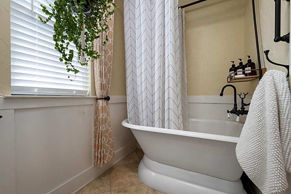 The Plantation House Boutique Inn