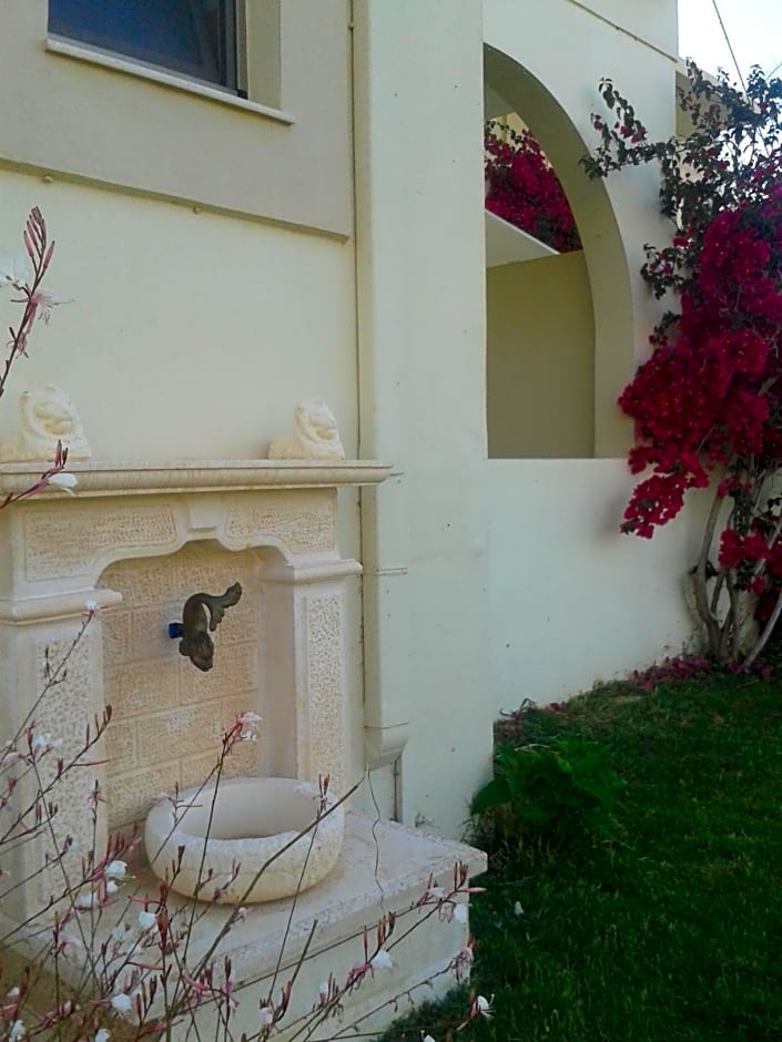 Almyra Apartments & Suites