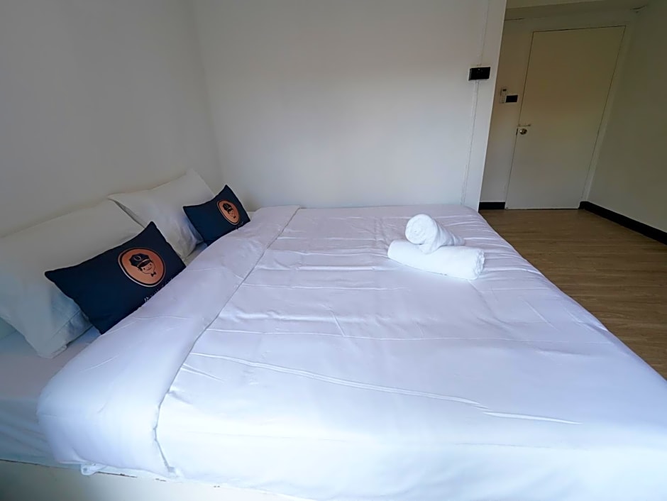 RoomQuest IT Square Don Mueang Airport