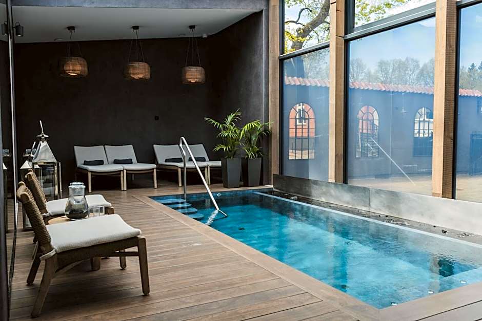 Frost Boutique Hotel