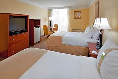 Double Room with Two Double Beds with Balcony - Smoking