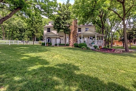 The Funky Monkey Inn