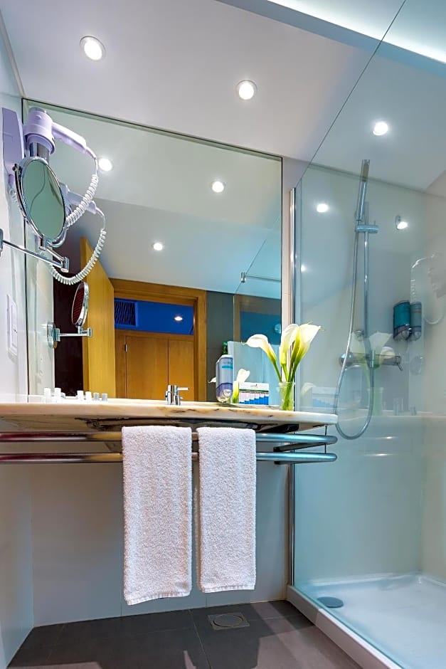  The Views Monumental Lido