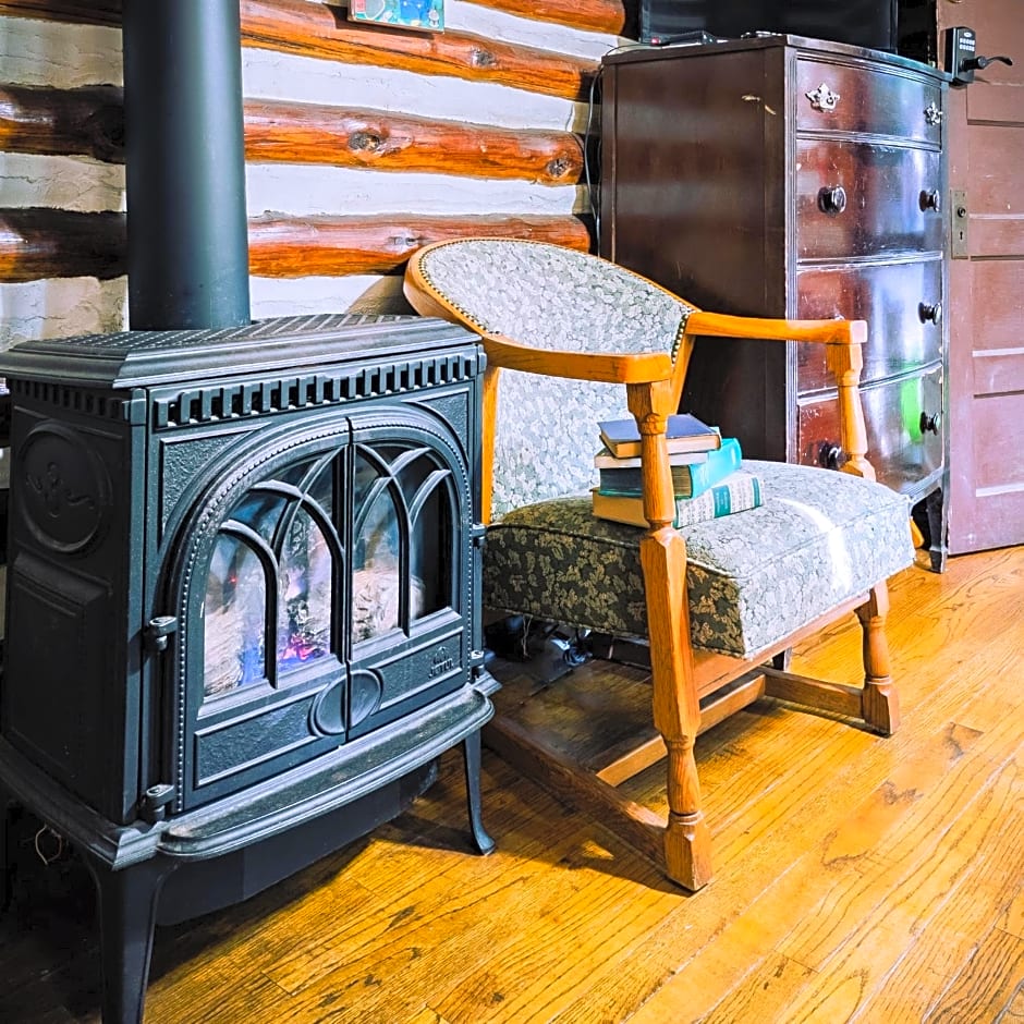 Log Cabin Motor Court