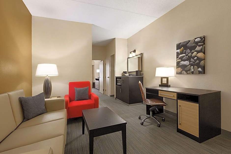 Country Inn & Suites by Radisson, Dalton, GA
