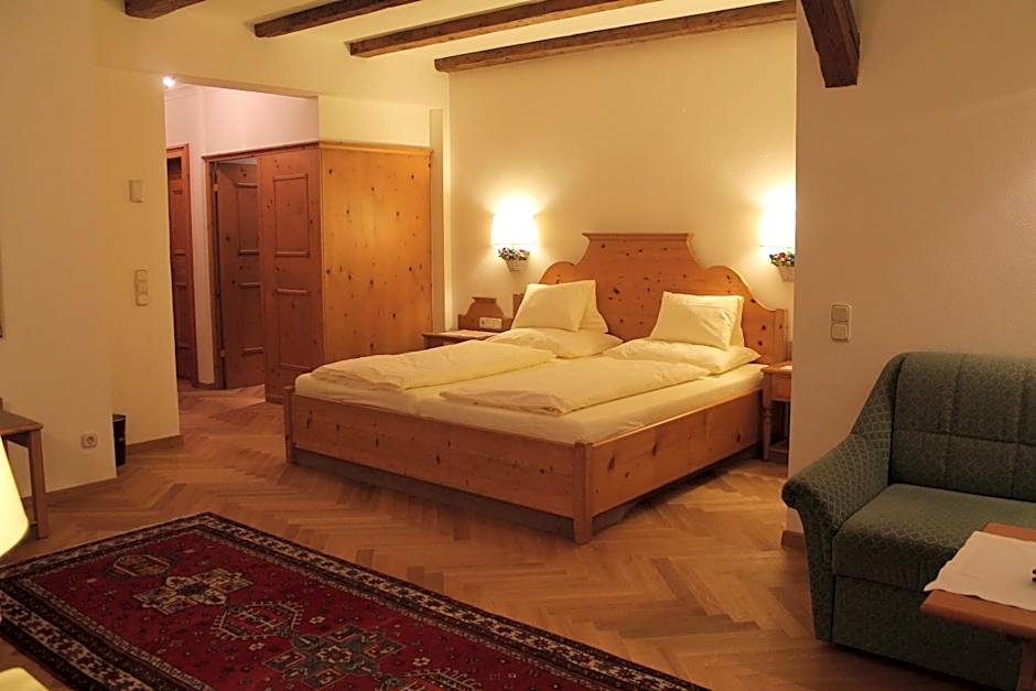 Photo 1 of 10 of Junior Suite