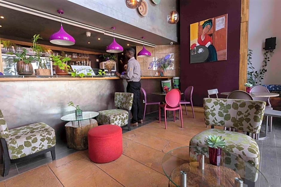 Roots Apartment Hotel