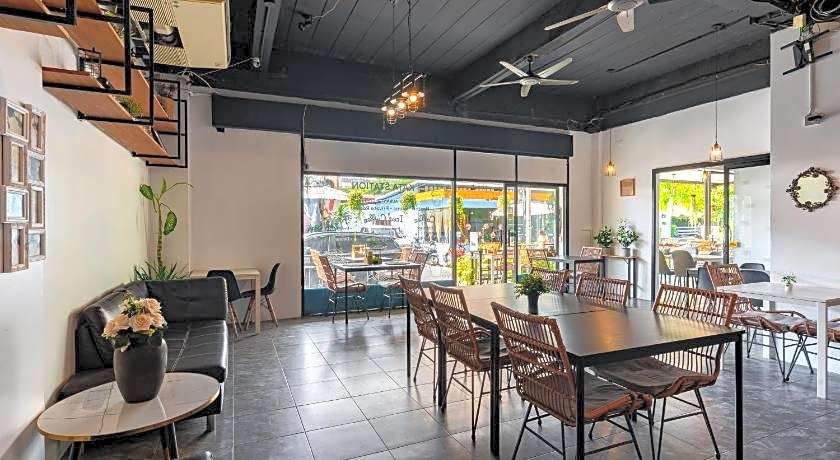 Kata Station Boutique Hotel, Kata Beach