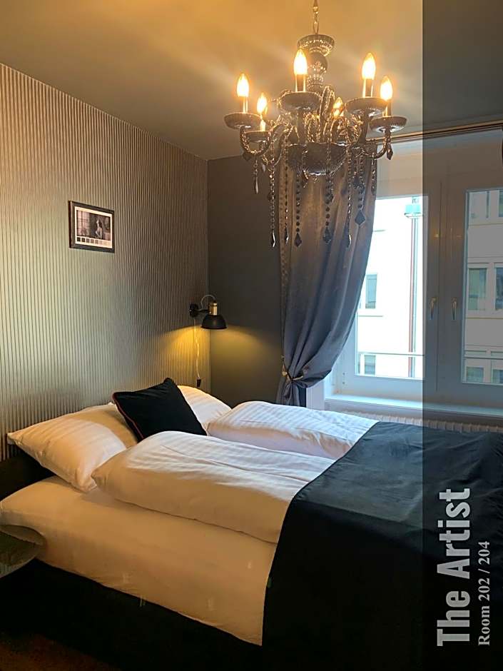 The Henry Self Check-In Guesthouse