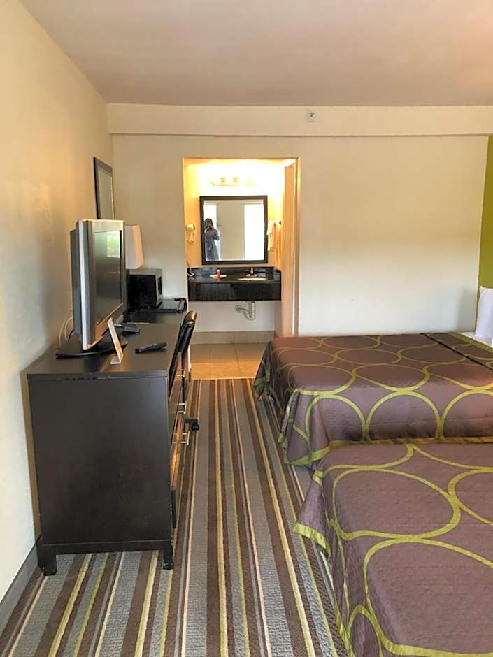 Super 8 by Wyndham Augusta