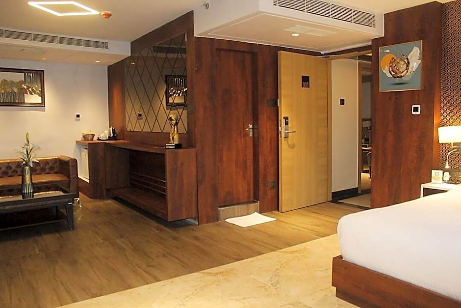 LUXUS INN DHANBAD