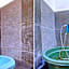 OYO Life 92920 Rumah Kost Azca