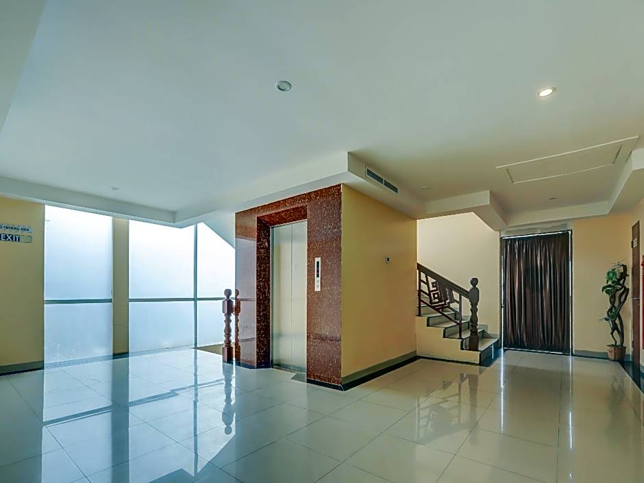 Collection O 90050 Raz Hotel And Convention Syariah