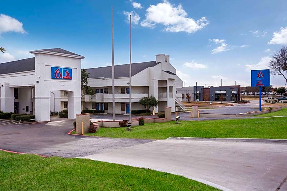 Motel 6-Irving, TX - Irving DFW Airport East