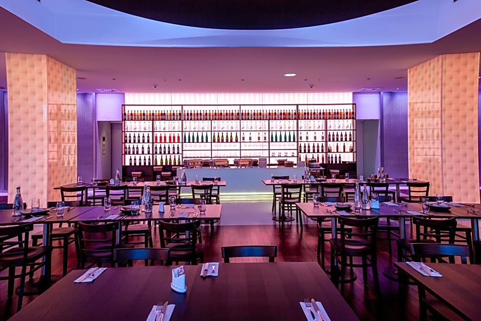 Airport Hotel Basel - Convenient & Friendly