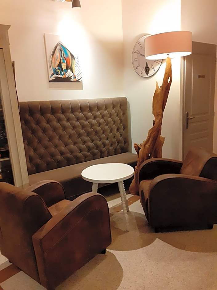 Logis Hôtel Restaurant Le Clos des Capitelles