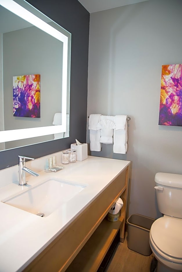 La Quinta Inn & Suites by Wyndham Seattle-Federal Way