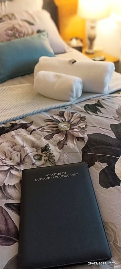 Outlander Boutique B&B King