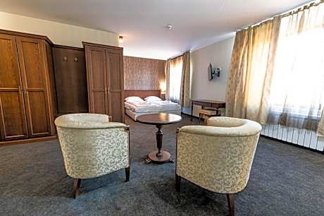 Deluxe Queen Room with Two Queen Beds