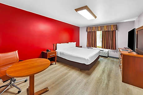 1 King Bed Nonsmoking