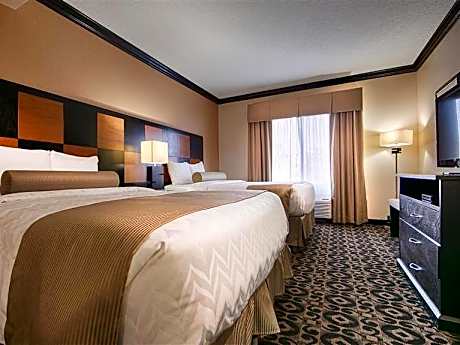 Deluxe Queen Bed