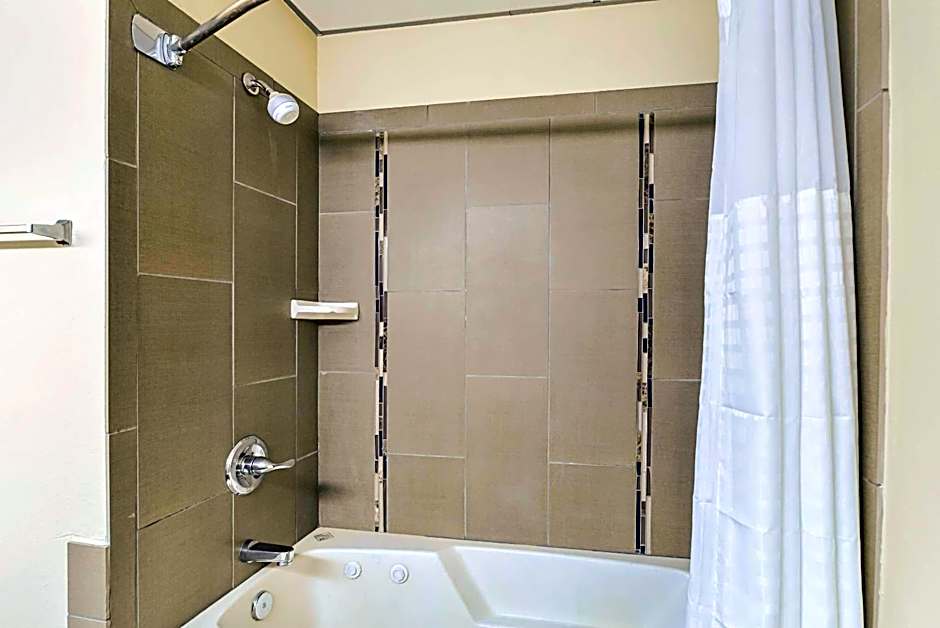 Quality Suites Lubbock Southwest