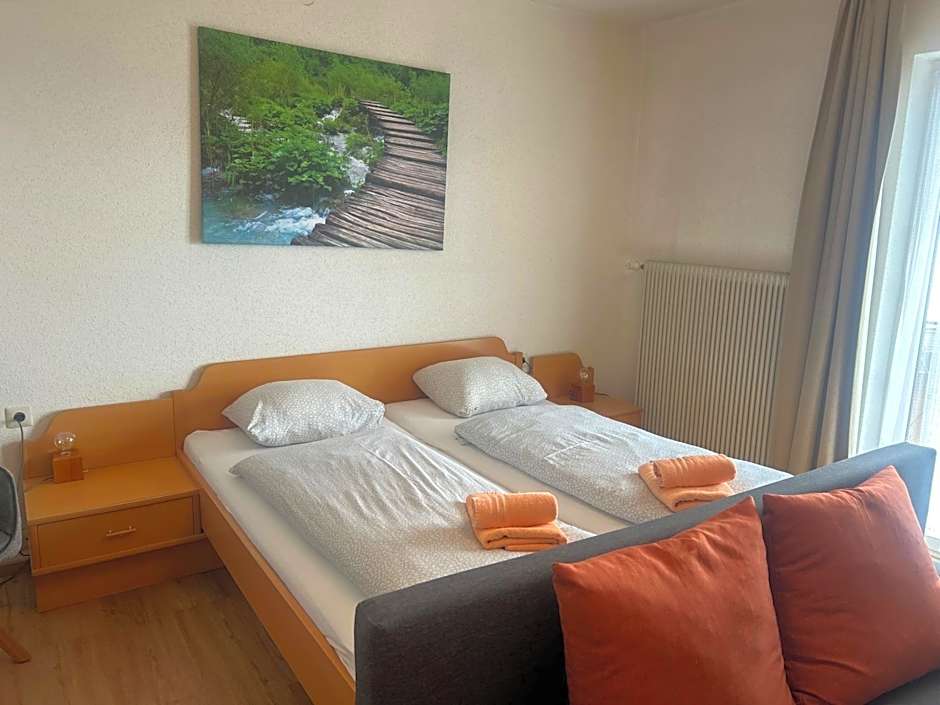 Gasthof mit Seeterasse & Appartements Zur Landeroith