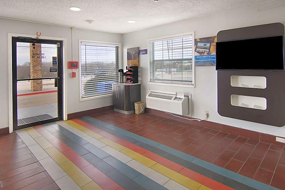 Motel 6-Red Oak, TX - Dallas