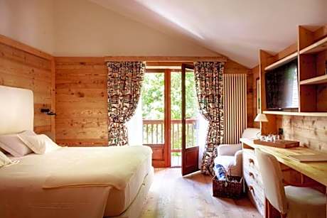 Superior Double Room with Balcony