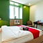 RedDoorz Plus at Kamuning Quezon City