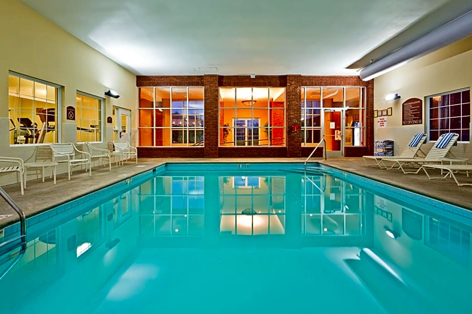 Holiday Inn Express Hotel & Suites Manchester Conference Center By IHG