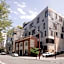 Inner-city 2 bedroom apartment - perfectly located