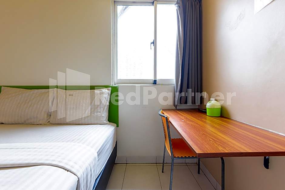 Ichiza Room RedPartner