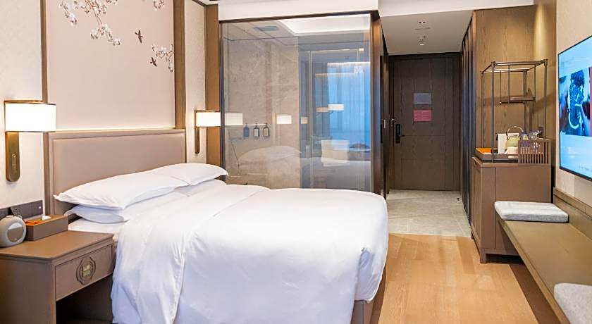 Yuexiu Hotel Guangzhou, Curio Collection by Hilton