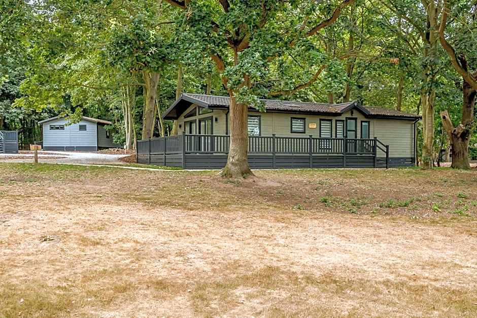 Woolverstone Marina and Lodge Park